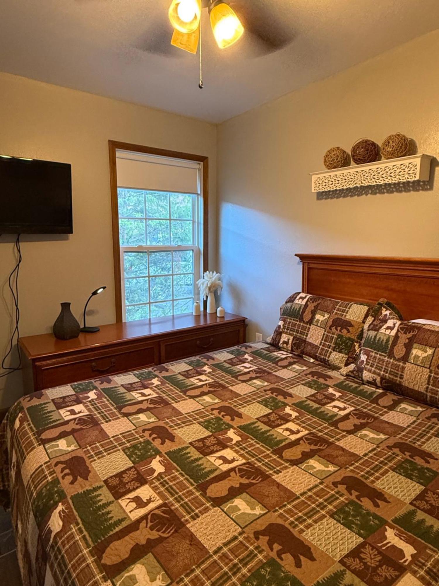 Qualla Cabins And Motel Cherokee Near Casino Whittier Екстер'єр фото