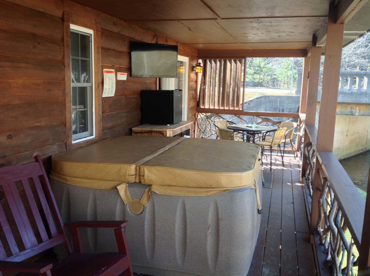 Qualla Cabins And Motel Cherokee Near Casino Whittier Екстер'єр фото