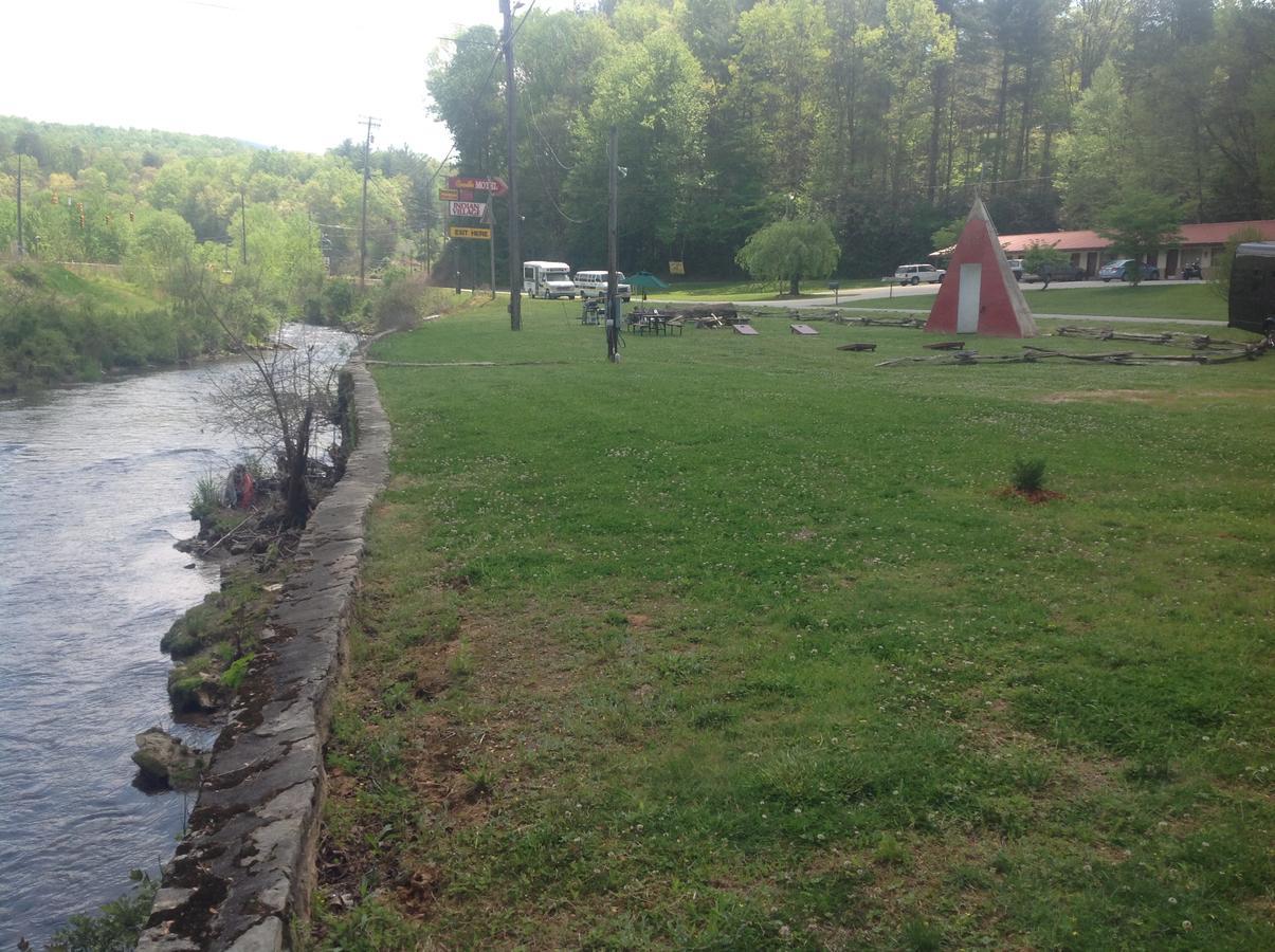 Qualla Cabins And Motel Cherokee Near Casino Whittier Екстер'єр фото