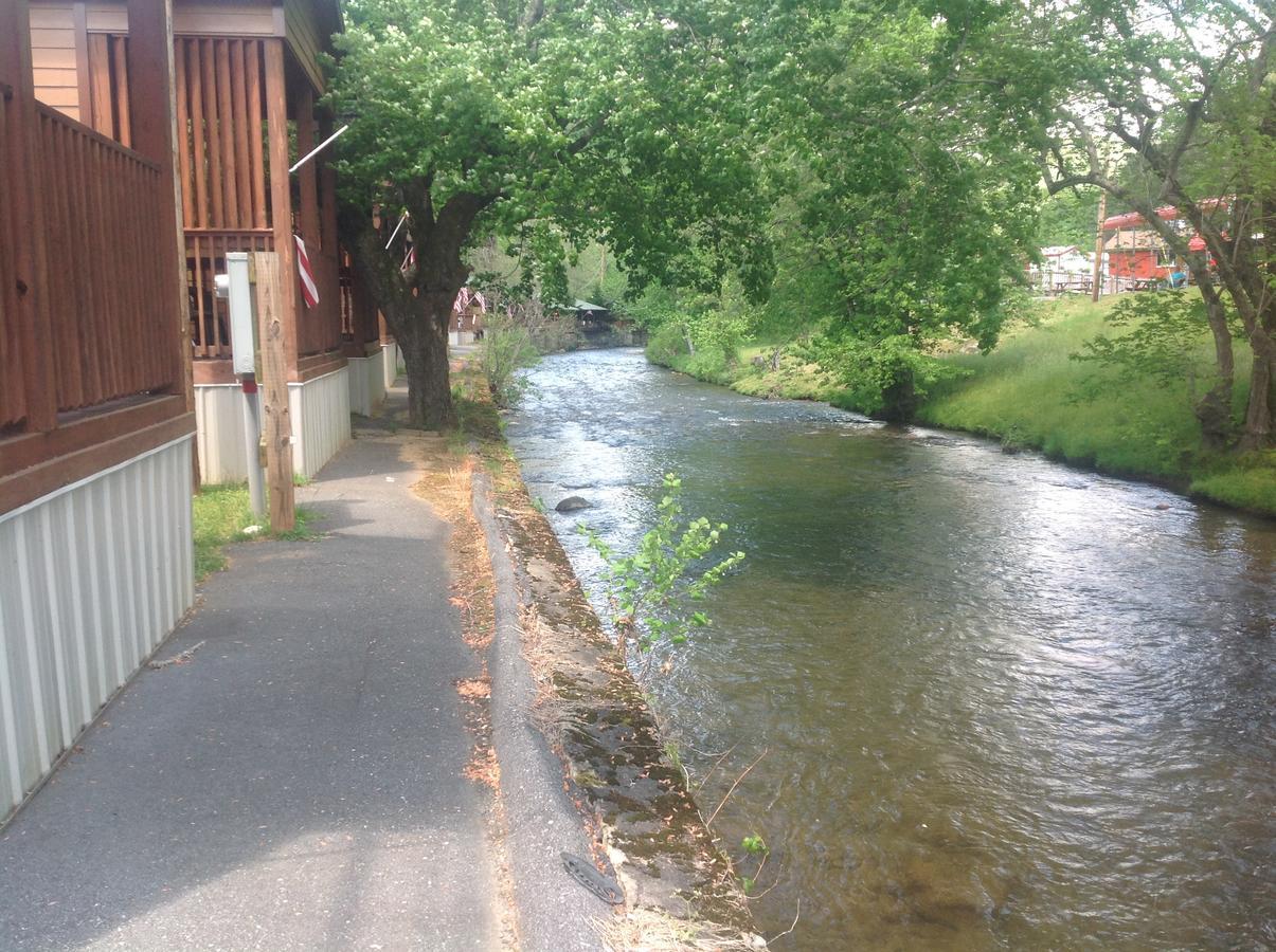 Qualla Cabins And Motel Cherokee Near Casino Whittier Екстер'єр фото
