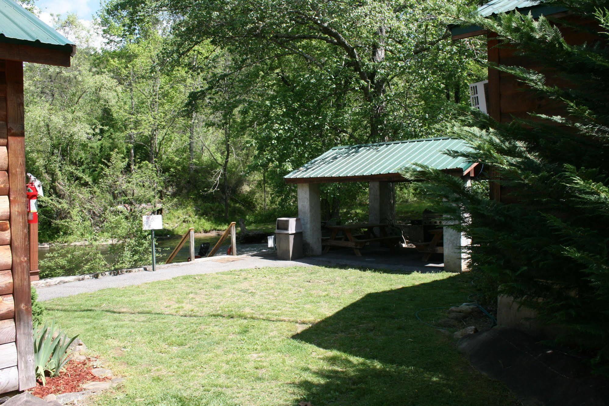 Qualla Cabins And Motel Cherokee Near Casino Whittier Екстер'єр фото